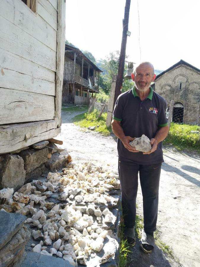 Raul Lushnu Darbaz Mestia Exterior foto