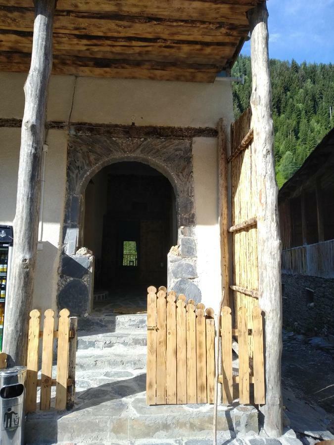 Raul Lushnu Darbaz Mestia Exterior foto